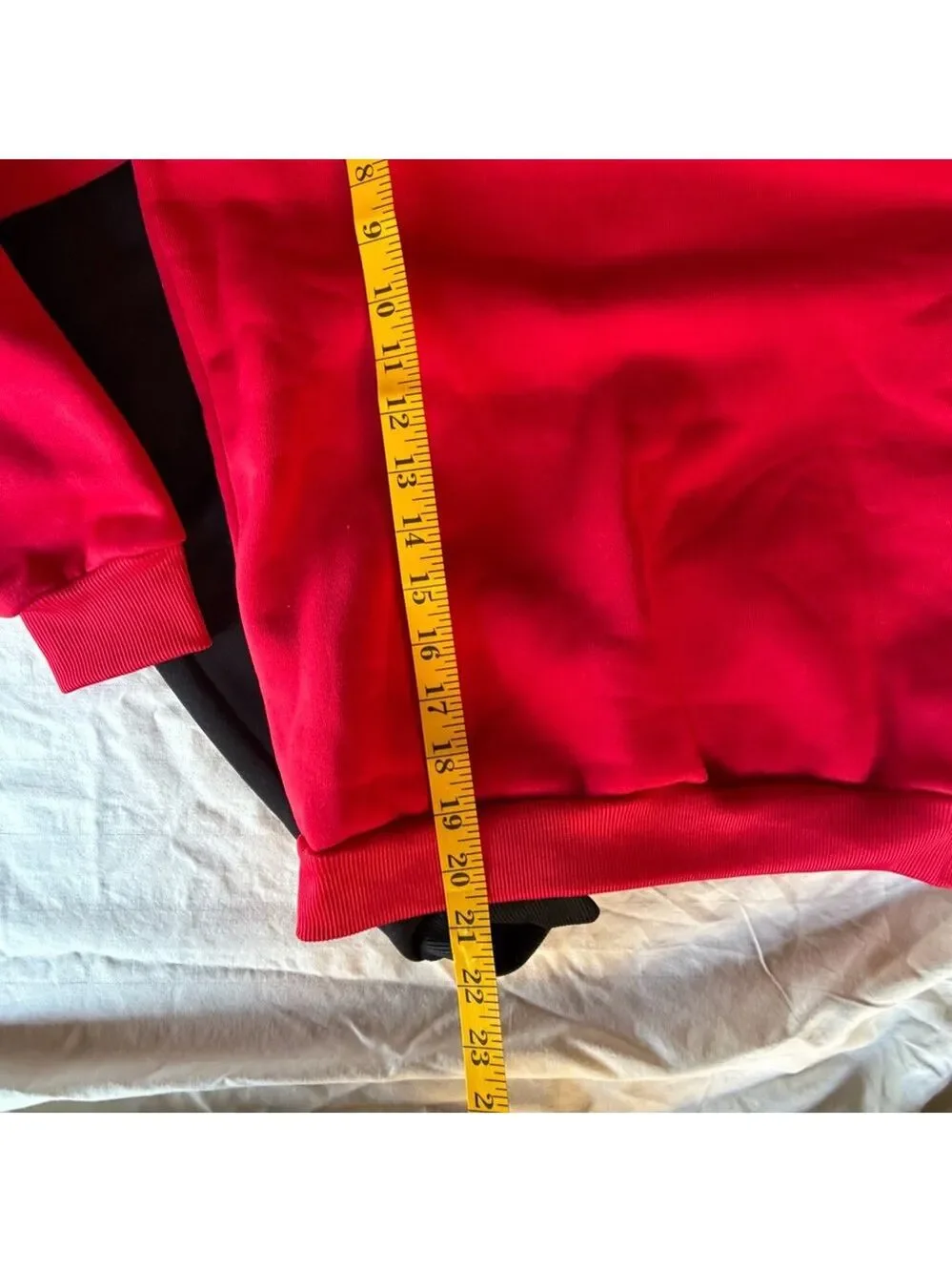 Youth Two Piece Black and Red Sweatsuit Size 140 aka 10/12 #260370